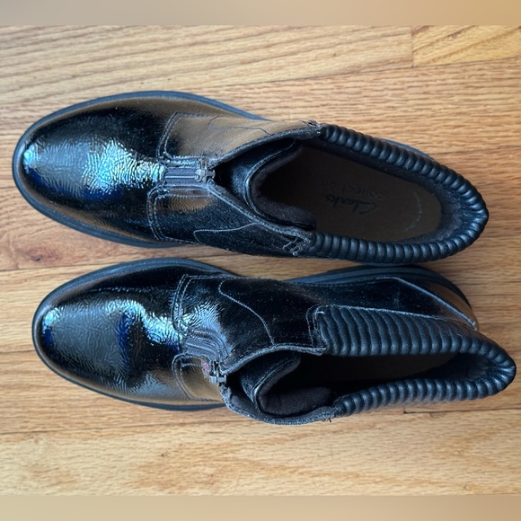 NWOT Clarks Black Patent Leather Boots - Picture 3 of 5